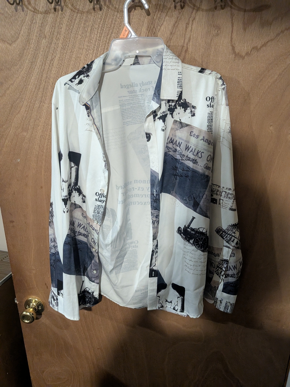 Men's Casual Newspaper-Print Button-Down Shirt - White/Black